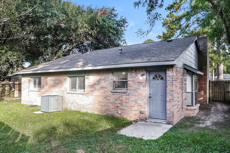 1,615/Mo, 4510 Tylergate Dr Spring, TX 77373 Rear View