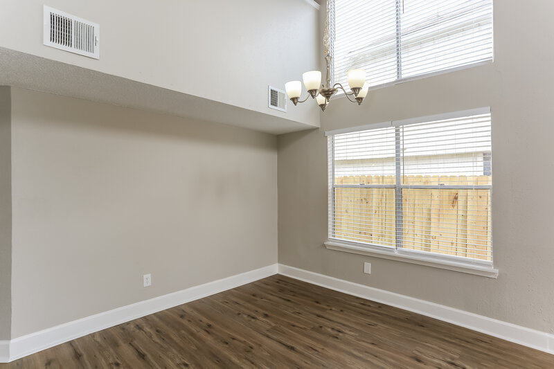 2,145/Mo, 12802 Vitry Ln Houston, TX 77071 Dining Room View 3