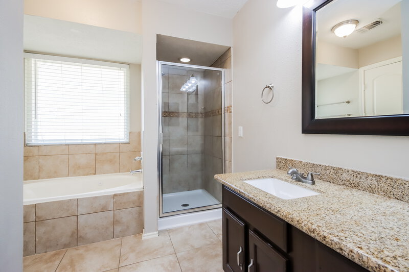 1,850/Mo, 25714 Richards Rd Spring, TX 77386 Main Bathroom View