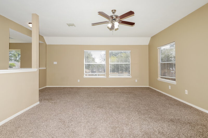 2,295/Mo, 10007 Willow Wood Way Houston, TX 77070 Bonus Room View