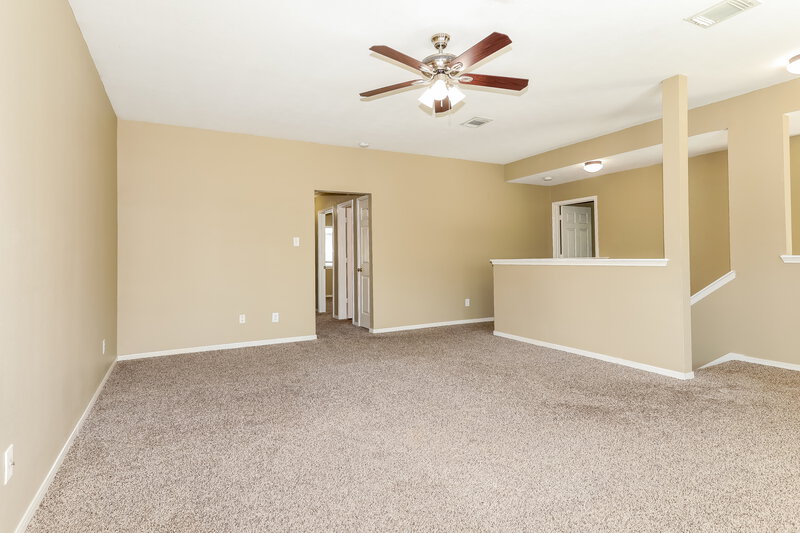 2,295/Mo, 10007 Willow Wood Way Houston, TX 77070 Bonus Room View 2