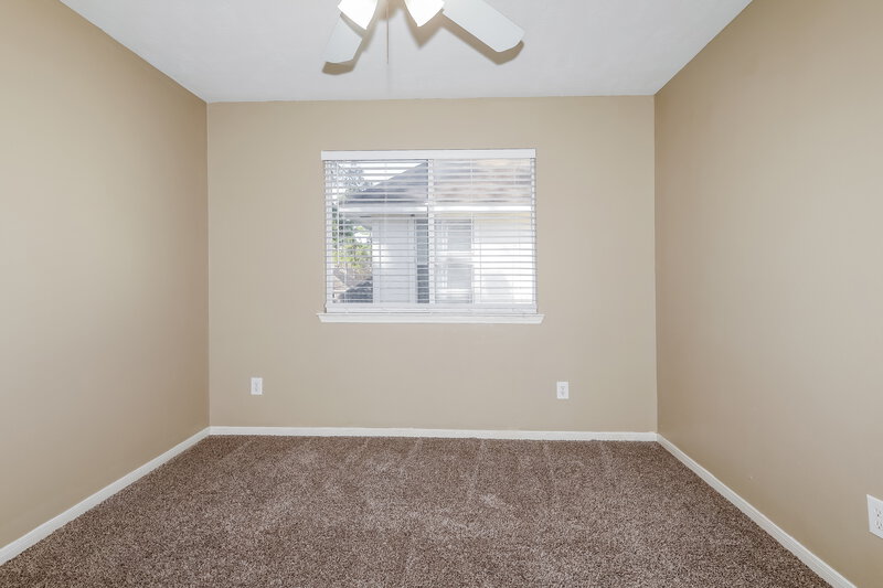 2,295/Mo, 10007 Willow Wood Way Houston, TX 77070 Bedroom View 3