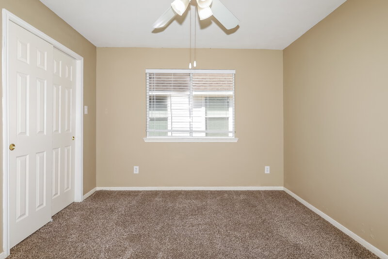 2,295/Mo, 10007 Willow Wood Way Houston, TX 77070 Bedroom View 4