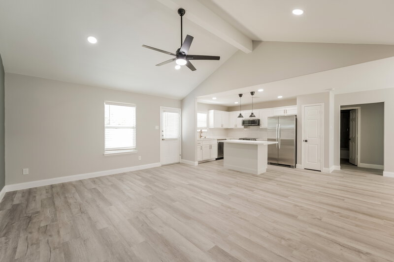 1,900/Mo, 4002 Enclave Mist Ln Richmond, TX 77469 Living Room View 2