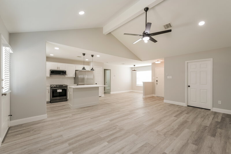 1,900/Mo, 4002 Enclave Mist Ln Richmond, TX 77469 Living Room View 3