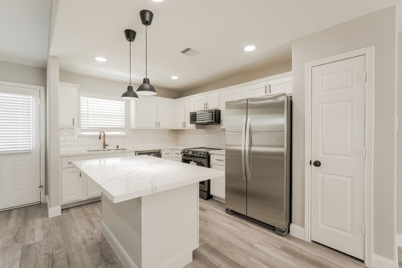 1,900/Mo, 4002 Enclave Mist Ln Richmond, TX 77469 Kitchen View