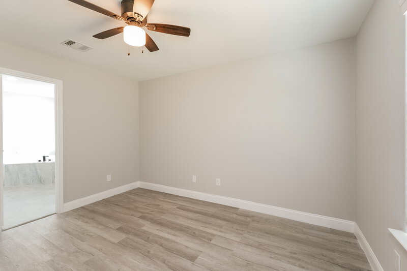 1,900/Mo, 4002 Enclave Mist Ln Richmond, TX 77469 Main Bedroom View 2