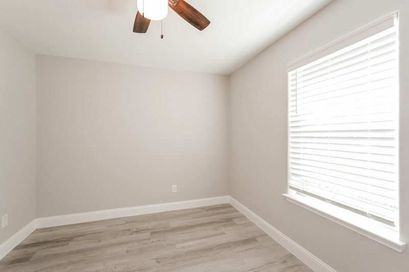 1,900/Mo, 4002 Enclave Mist Ln Richmond, TX 77469 Bedroom View 2