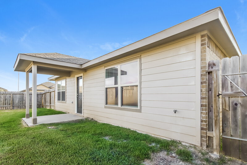 2,020/Mo, 8102 Rose Petals Ln Rosharon, TX 77583 Rear View