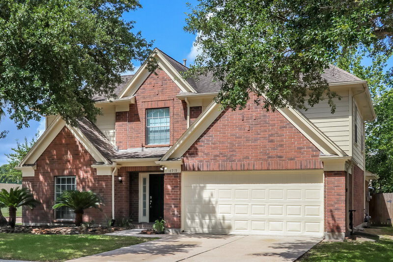 2,655/Mo, 18919 Dee Woods Dr Humble, TX 77346 Front View