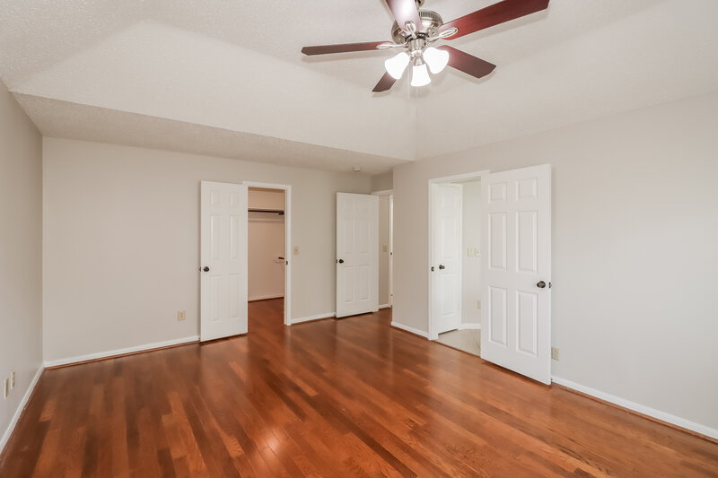 2,655/Mo, 18919 Dee Woods Dr Humble, TX 77346 Main Bedroom View 2