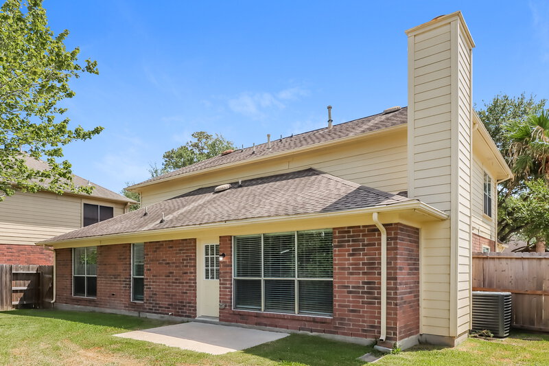 2,655/Mo, 18919 Dee Woods Dr Humble, TX 77346 Rear View