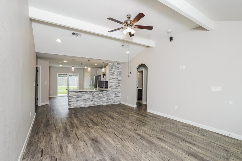 2,180/Mo, 5816 Misty Meadow St League City, TX 77573 Living Room View 2