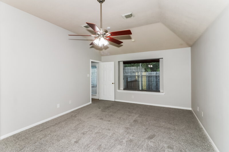2,085/Mo, 810 Courtside Dr E League City, TX 77573 Main Bedroom View