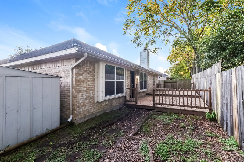 2,085/Mo, 810 Courtside Dr E League City, TX 77573 Rear View