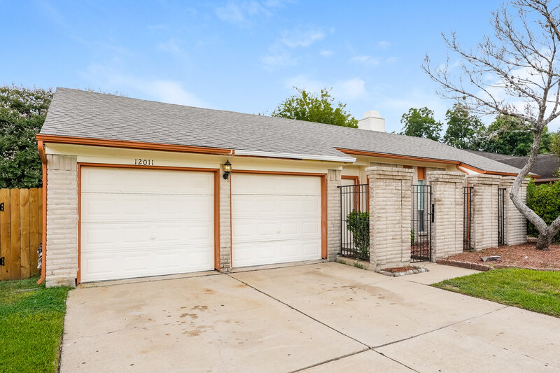 2,065/Mo, 12011 Pecan Meadow Dr Houston, TX 77071 Front View