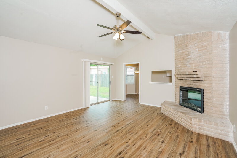 2,065/Mo, 12011 Pecan Meadow Dr Houston, TX 77071 Living Room View 2