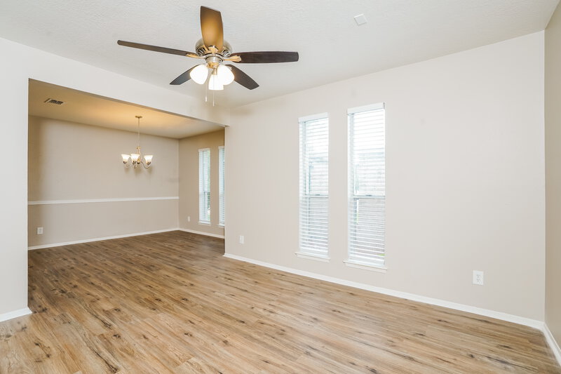 2,065/Mo, 12011 Pecan Meadow Dr Houston, TX 77071 Sitting Room View