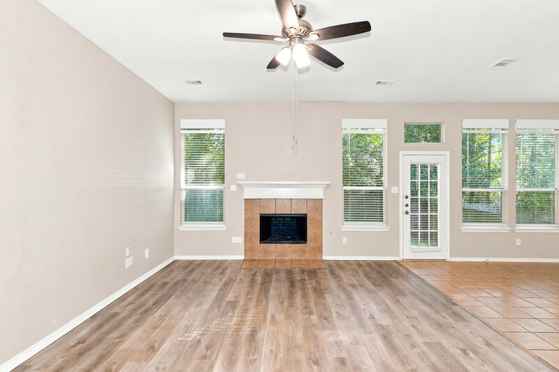 1,875/Mo, 2309 Highland Crossing Dr Conroe, TX 77304 Living Room View 2