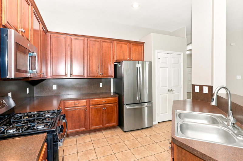 1,875/Mo, 2309 Highland Crossing Dr Conroe, TX 77304 Kitchen View