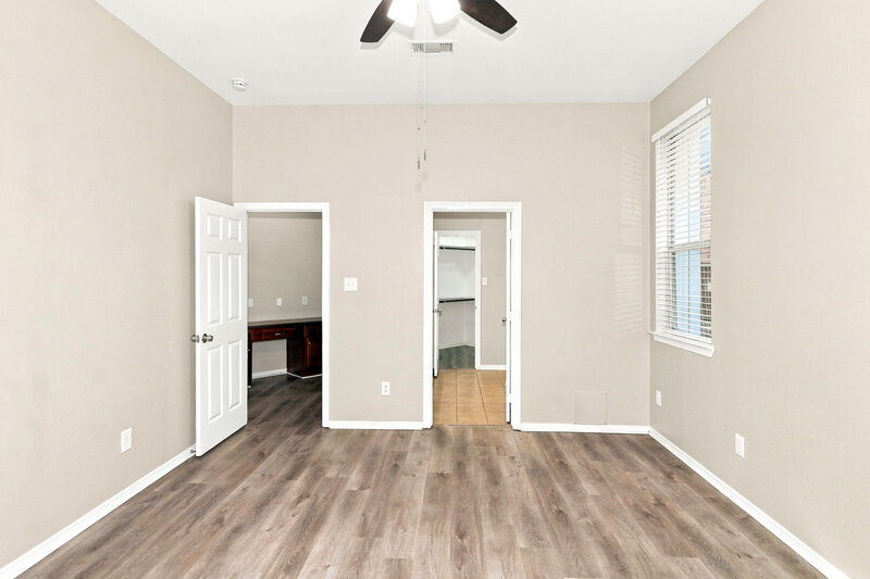 1,875/Mo, 2309 Highland Crossing Dr Conroe, TX 77304 Primary Bedroom View