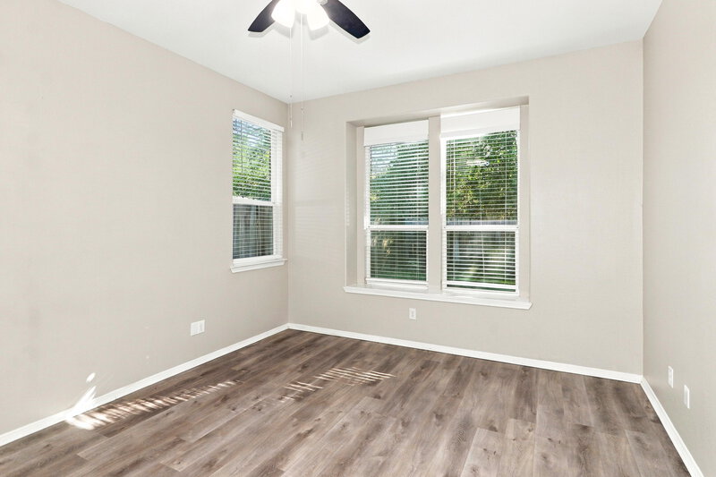 1,875/Mo, 2309 Highland Crossing Dr Conroe, TX 77304 Primary Bedroom View 2