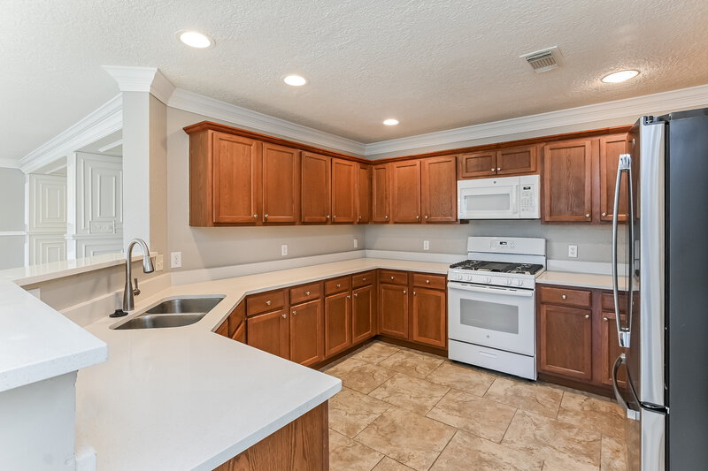 2,240/Mo, 11230 Wild Goose Dr Tomball, TX 77375 Kitchen View