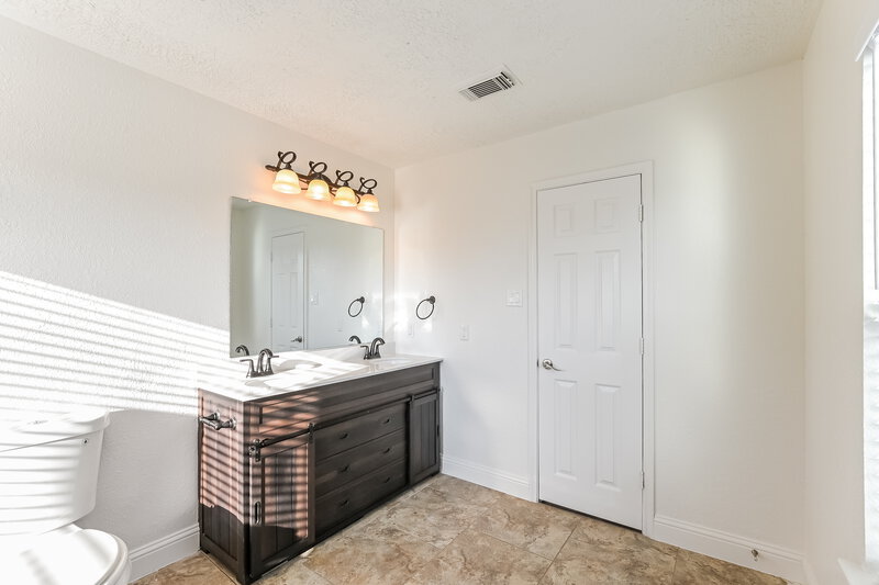 2,240/Mo, 11230 Wild Goose Dr Tomball, TX 77375 Powder Room View