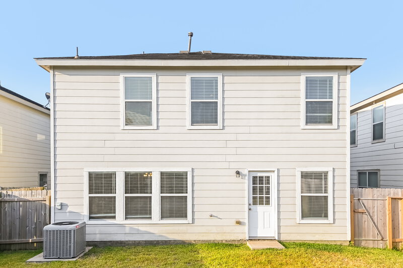 2,240/Mo, 11230 Wild Goose Dr Tomball, TX 77375 Rear View