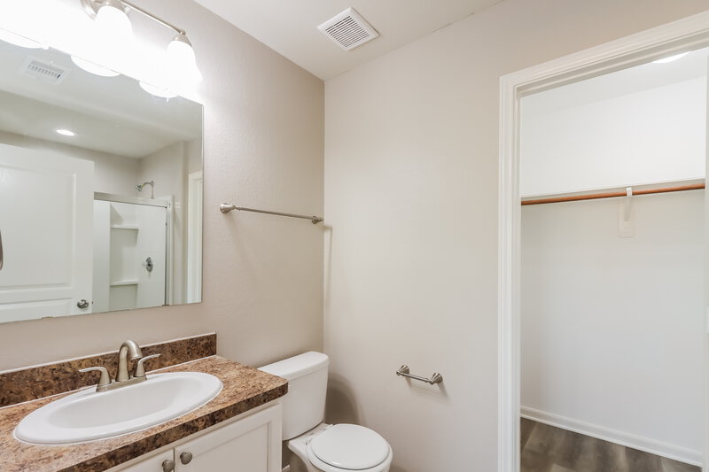 1,645/Mo, 919 Coffee Mill Creek Ln Rosenberg, TX 77471 Main Bathroom View