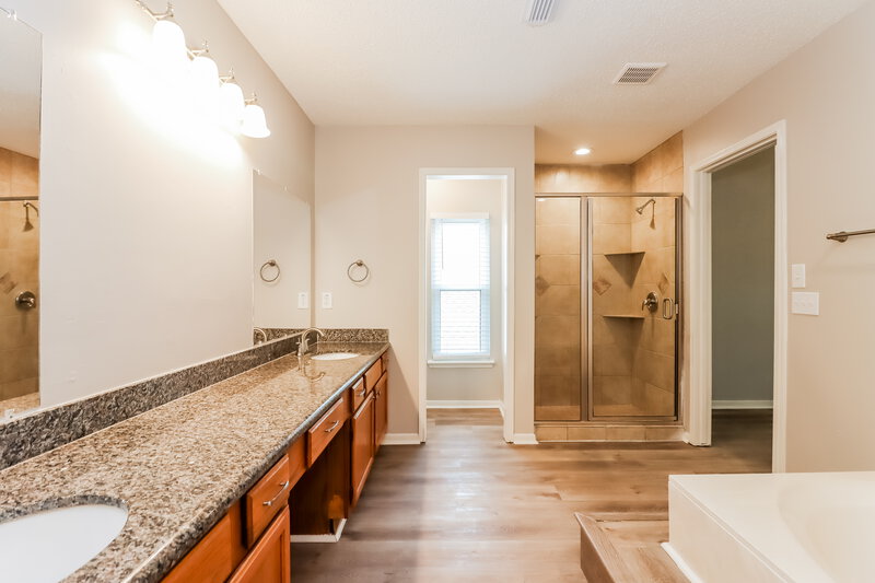 2,130/Mo, 2806 Sunshine Circle Sugar Land, TX 77479 Main Bathroom View 2