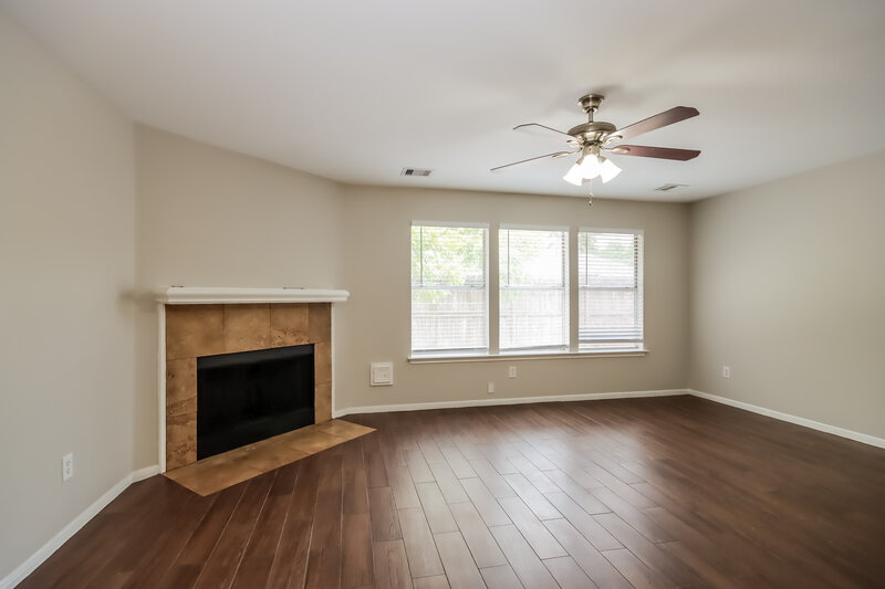 2,280/Mo, 5015 Cupids Bower Ct Spring, TX 77388 Living Room View
