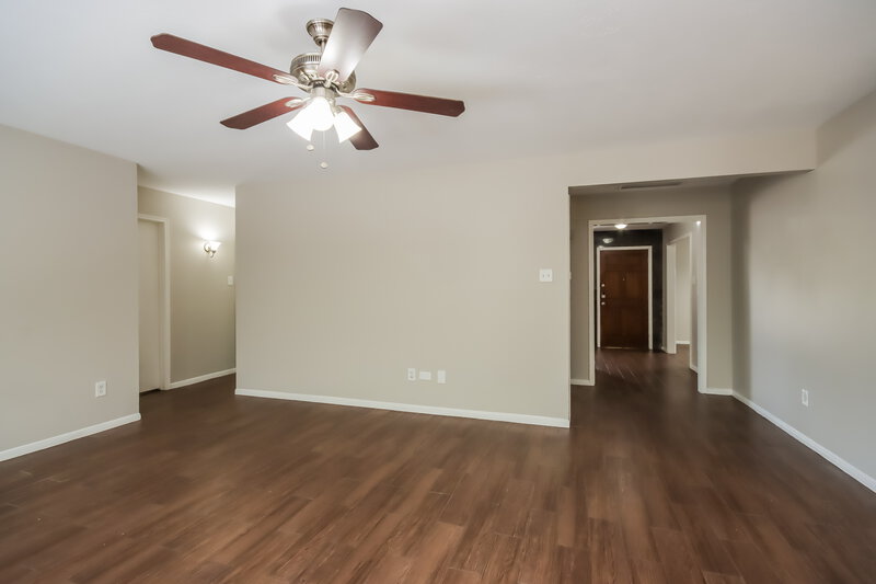 2,280/Mo, 5015 Cupids Bower Ct Spring, TX 77388 Living Room View 2