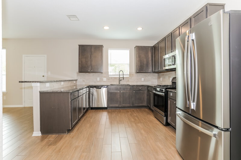 2,055/Mo, 16389 Olive Sparrow Dr Conroe, TX 77385 Kitchen View
