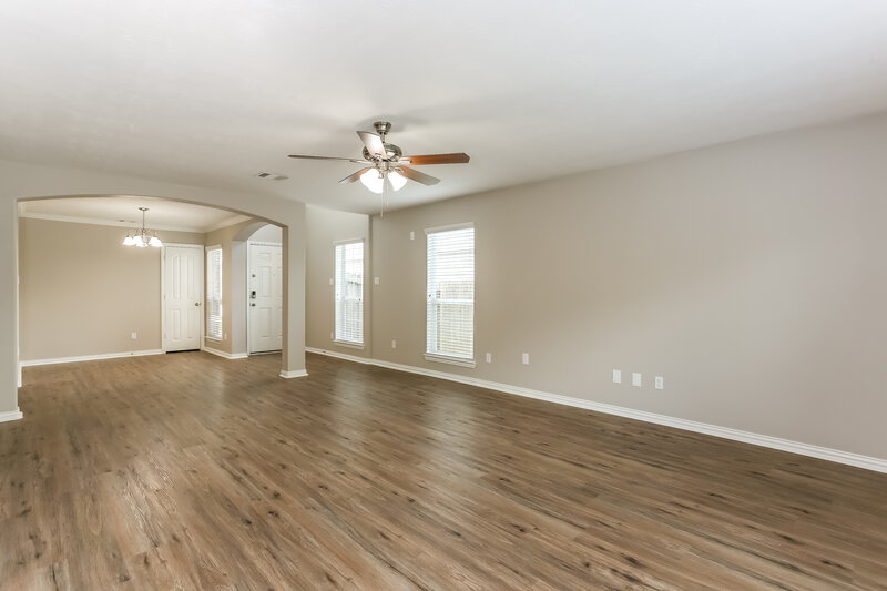 2,320/Mo, 2811 Puddle Duck Ct Humble, TX 77396 Living Room View