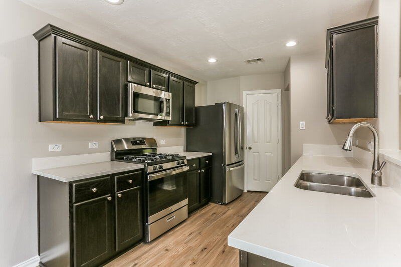 2,320/Mo, 2811 Puddle Duck Ct Humble, TX 77396 Kitchen View 2