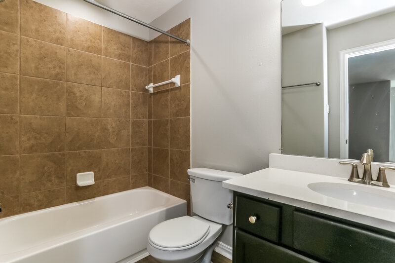 2,320/Mo, 2811 Puddle Duck Ct Humble, TX 77396 Bathroom View