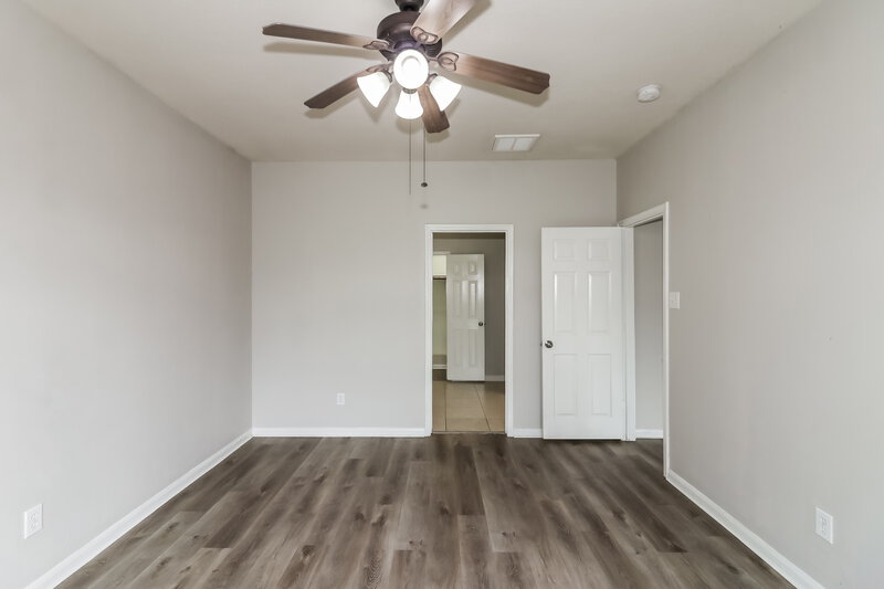 2,275/Mo, 7423 Oakwood Canyon Dr Cypress, TX 77433 Main Bedroom View