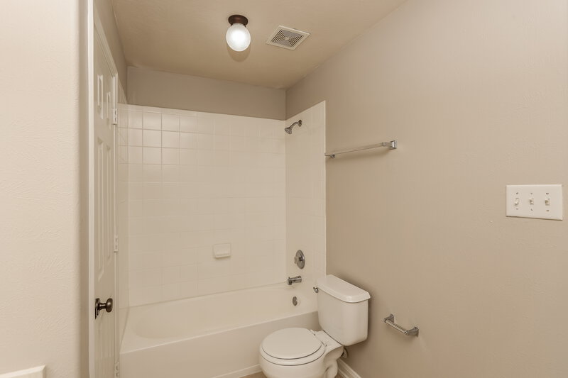 2,235/Mo, 7423 Oakwood Canyon Dr Cypress, TX 77433 Bathroom View
