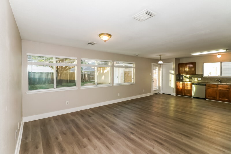 2,125/Mo, 20014 Rustic Lake Ln Cypress, TX 77433 Living Room View 2