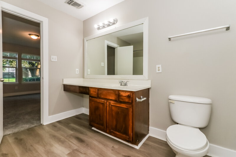 2,125/Mo, 20014 Rustic Lake Ln Cypress, TX 77433 Main Bathroom View 2