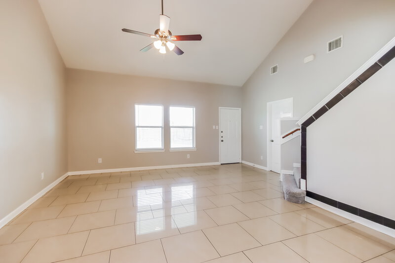 2,045/Mo, 7711 Fox Knoll Ln Humble, TX 77338 Living Room View 2