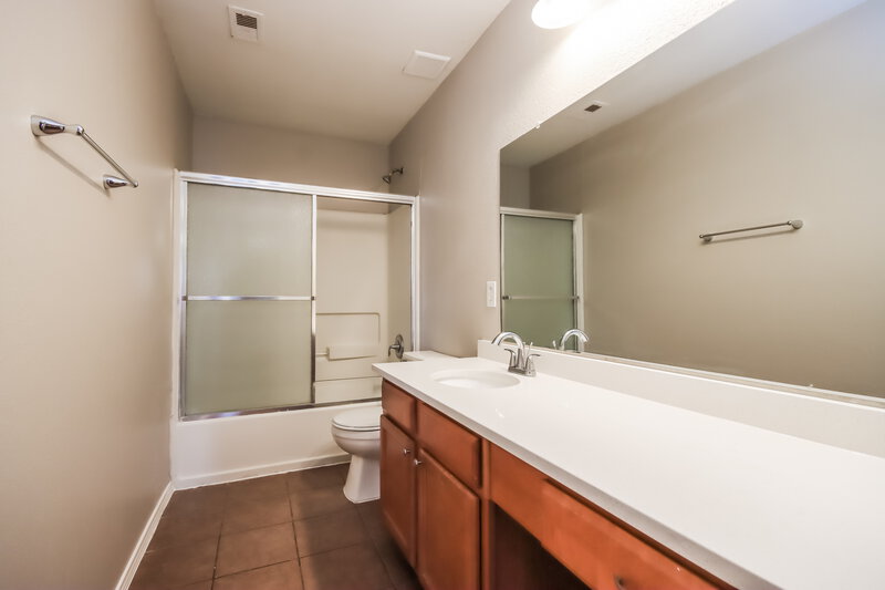 2,045/Mo, 7711 Fox Knoll Ln Humble, TX 77338 Bathroom View