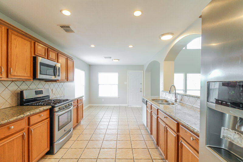 2,475/Mo, 1225 Law Ct Rosenberg, TX 77471 Kitchen View