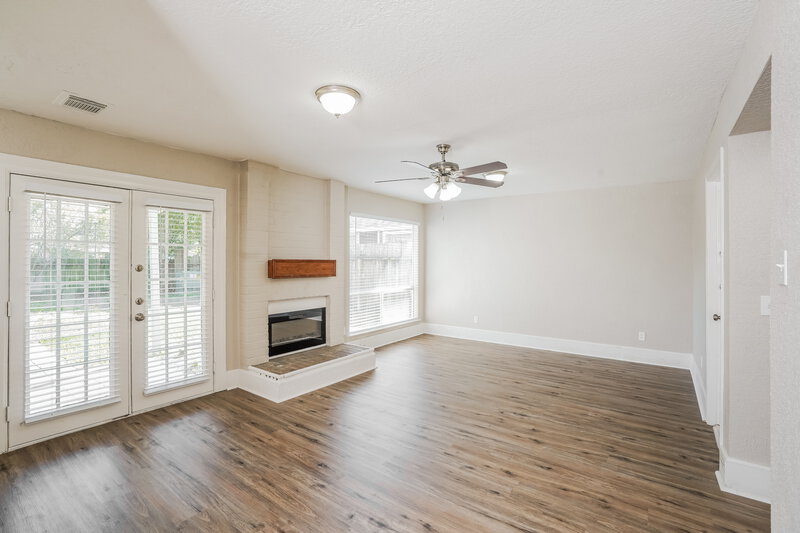 2,215/Mo, 19411 Lake Hollow Ln Houston, TX 77084 Living Room View