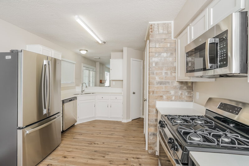 2,215/Mo, 19411 Lake Hollow Ln Houston, TX 77084 Kitchen View