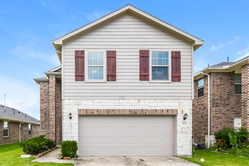 2,145/Mo, 5138 Lagoon Ct Bacliff, TX 77518 External View