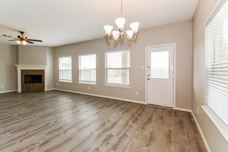 2,145/Mo, 5138 Lagoon Ct Bacliff, TX 77518 Dining Room View