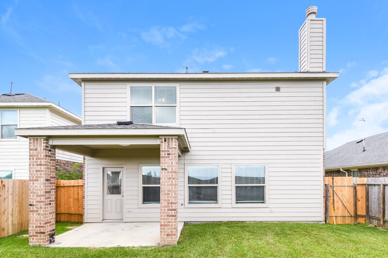 2,145/Mo, 5138 Lagoon Ct Bacliff, TX 77518 Rear View