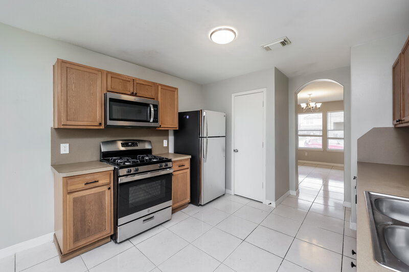 1,740/Mo, 21203 Ambergris Ct Humble, TX 77338 Kitchen View 2